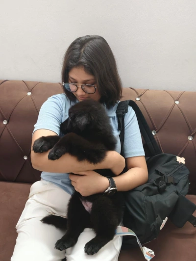 Happy customer with puppy 4